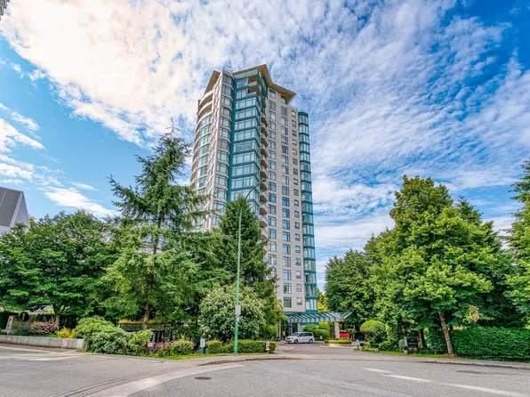 4505 Hazel St #206, Burnaby, BC V5H 4T1
