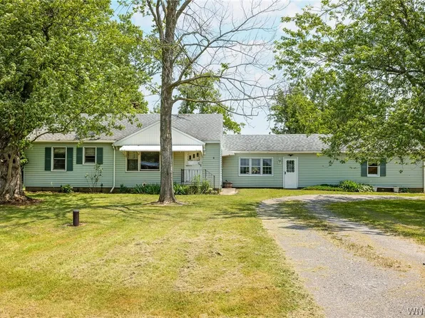 9187 Ellinwood Rd, Corfu, NY 14036