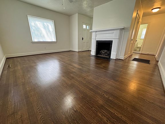 5th image of 2532 Edinburgh Dr NW