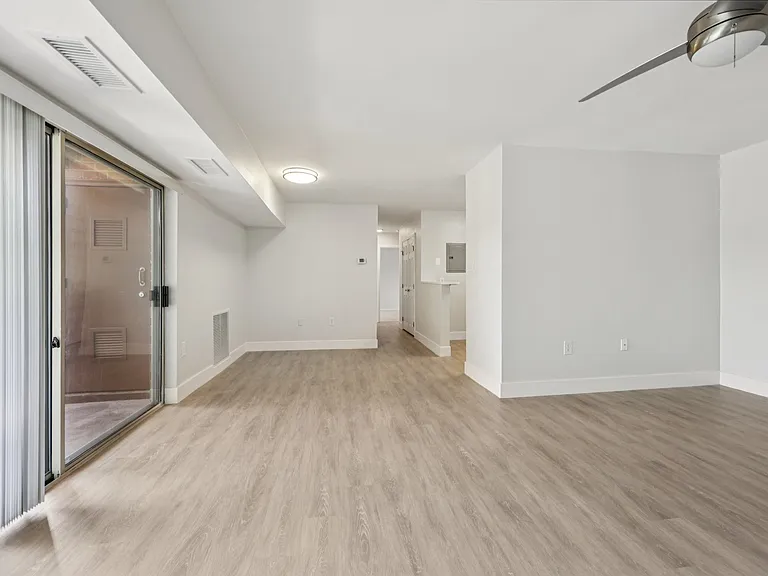 Lafayette Apartments — Photo 10
