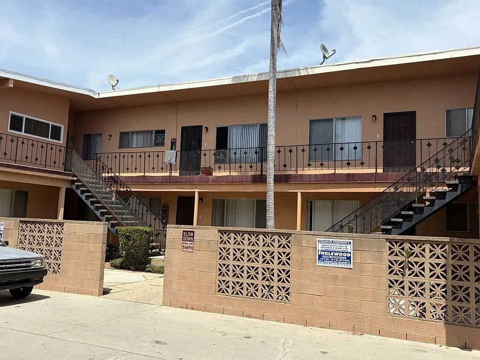 510 W Hyde Park Blvd #6 & 9