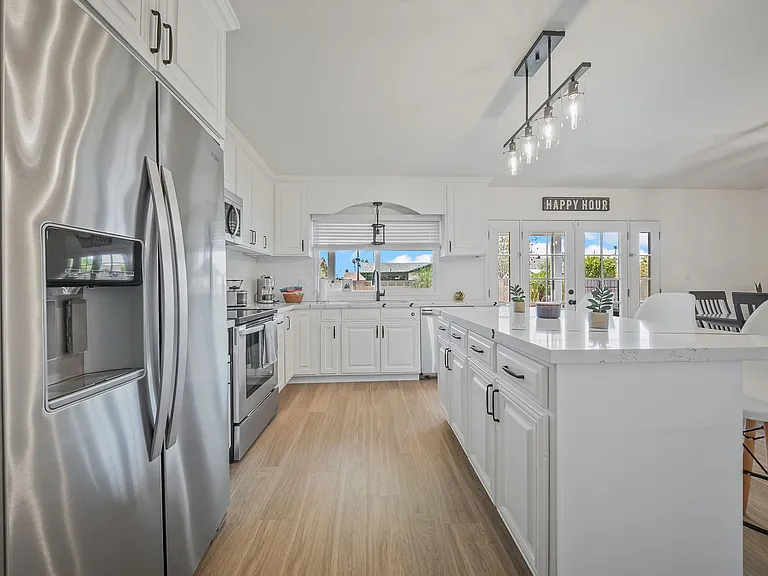 2431 E Manhatton Dr — Photo 10