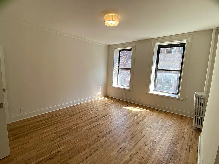 315 W 54th St #12 — Photo 1