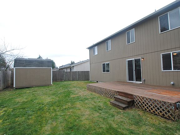 2nd image of 609 190th St E