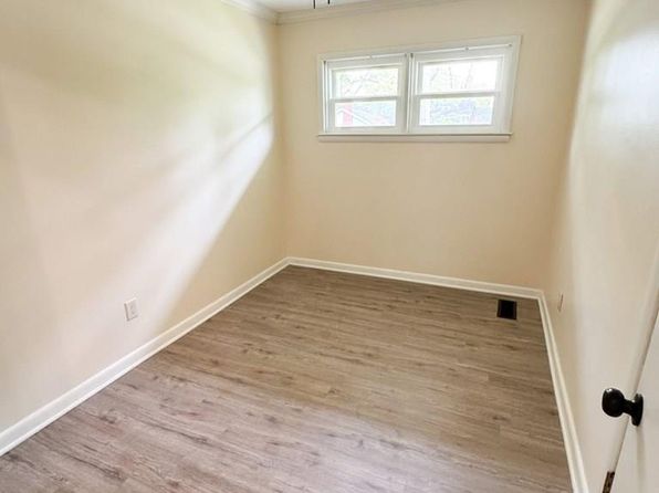 148 Highland St, Bruceton, TN 38317