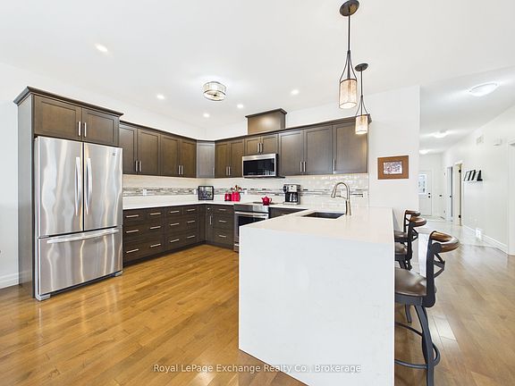 4th image of 229 Wieck Blvd