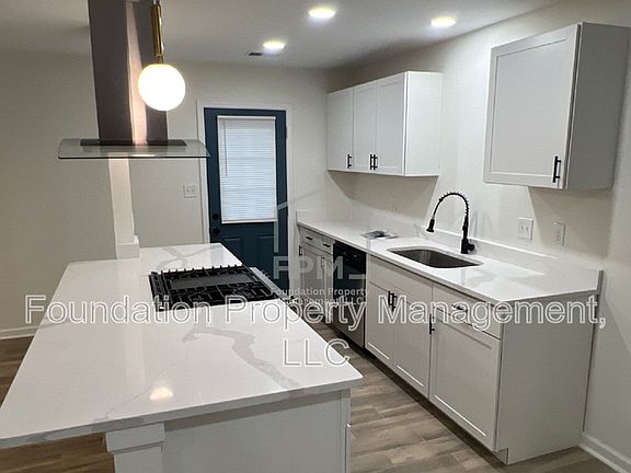 3rd image of 3851 Selden Cv