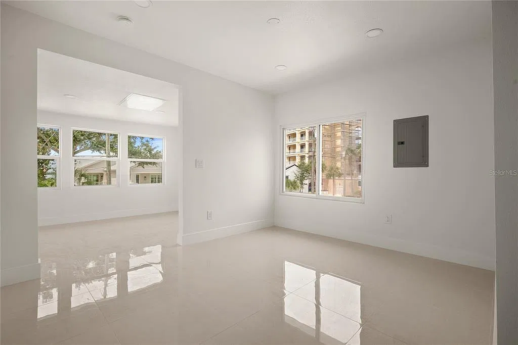 2 bed, 1.0 bath, 1046 sqft, $1,995 — Photo 4