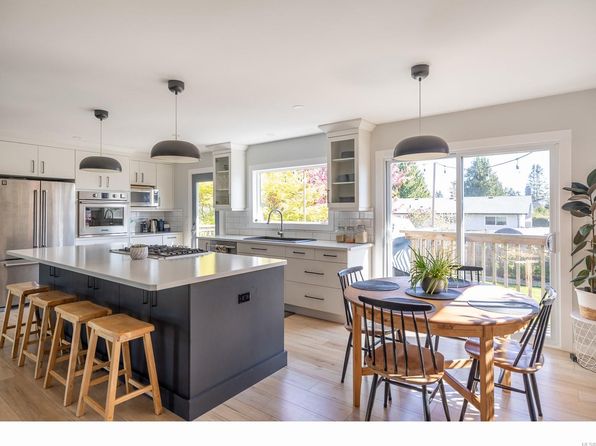 382 Temple St, Parksville, BC V9P 1C9