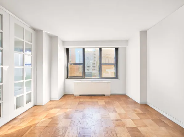 220 East 57th Street image 5 of 18