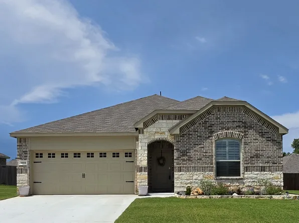 1333 Almond Rd, Azle, TX 76020