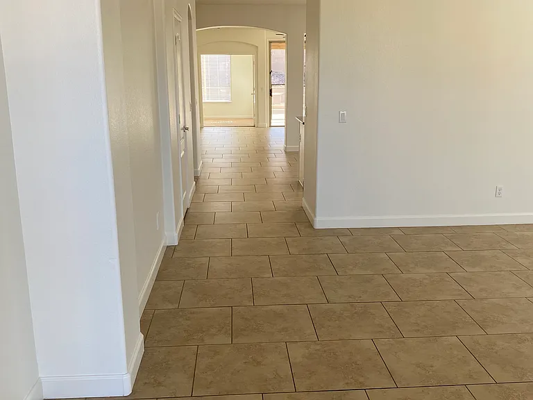 1818 W Glenhaven Dr — Photo 2