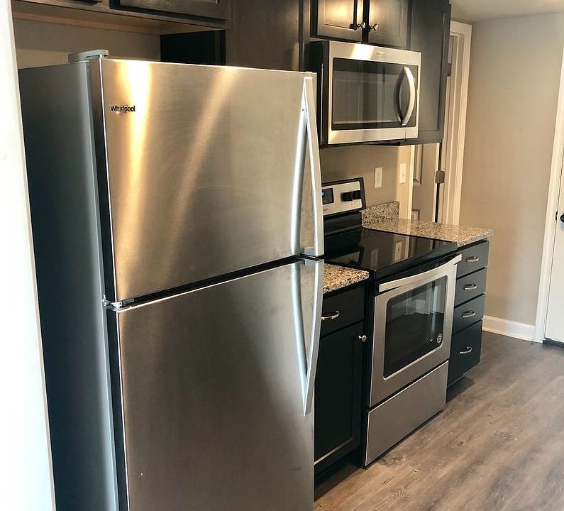 1st image of 1405 NE Mary Ct