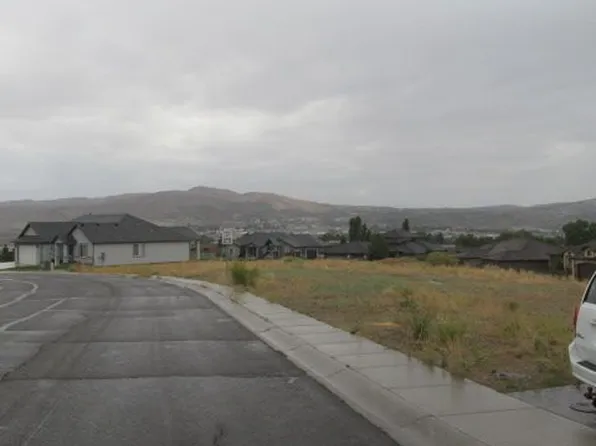 207 Palmers Ct, Elko, NV 89801