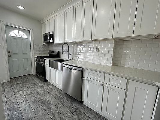 3rd image of 61-49 55th St Unit 1