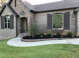 110 Lakeway Dr, Searcy, AR 72143