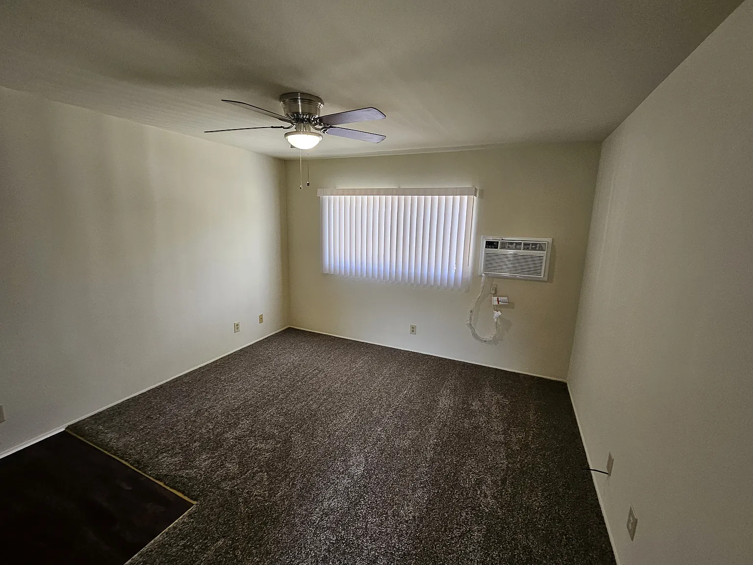 Studio, 450 sqft, $1,600 — Photo 2
