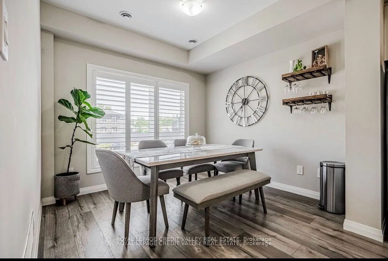 720 Grey St — Photo 2