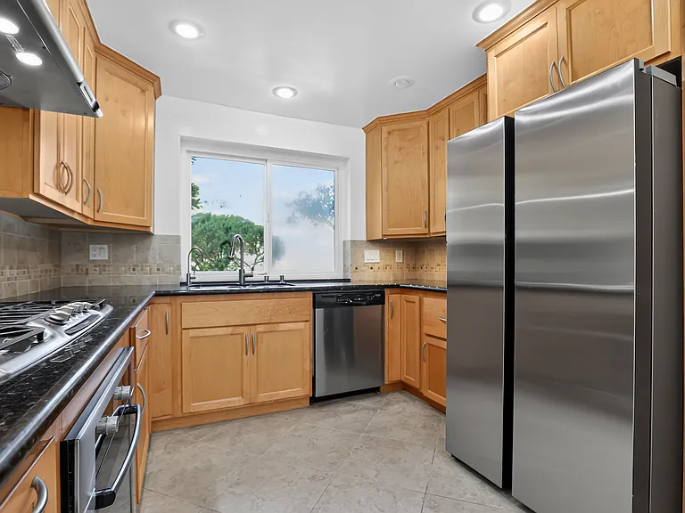 27050 Silver Moon Ln — Photo 13