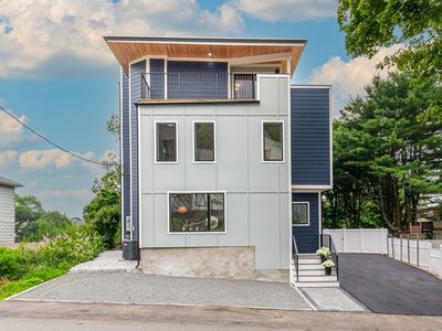 96 Burpee Rd #1, Swampscott, MA, 01907