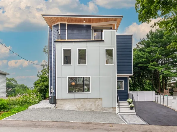 96 Burpee Rd, Swampscott, MA 01907
