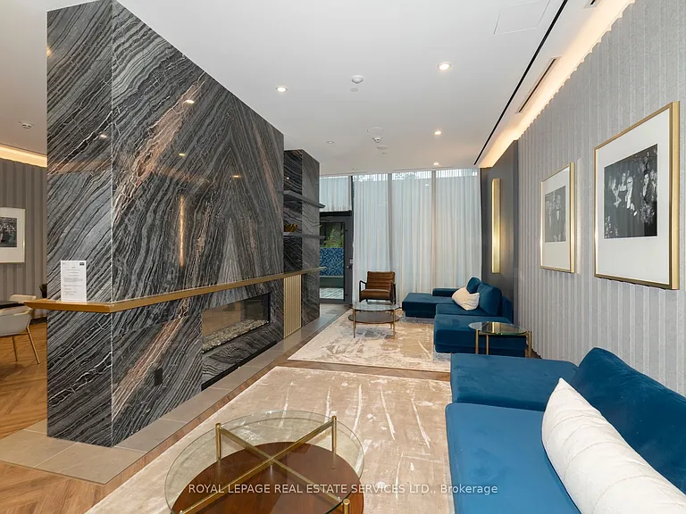 500 Dupont St #201 — Photo 15