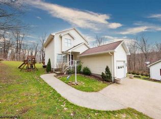 2084 Pinecrest Dr, Morgantown, WV 26505