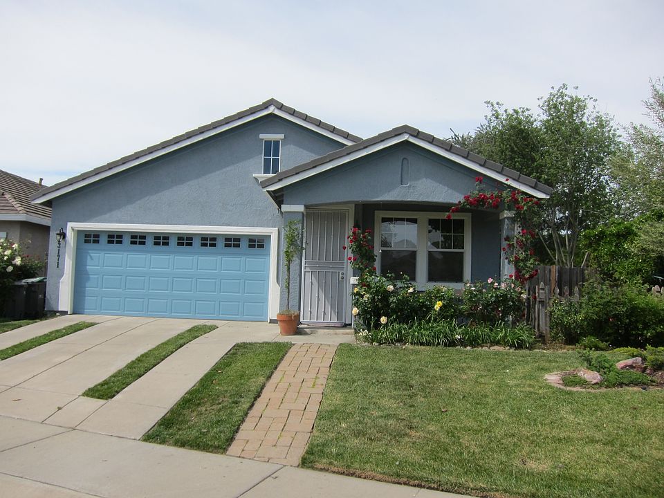 1st image of 3171 Maui St