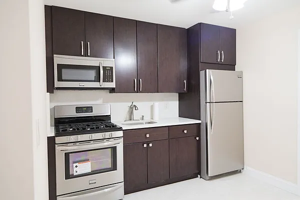 Rented by Bond New York | media 2