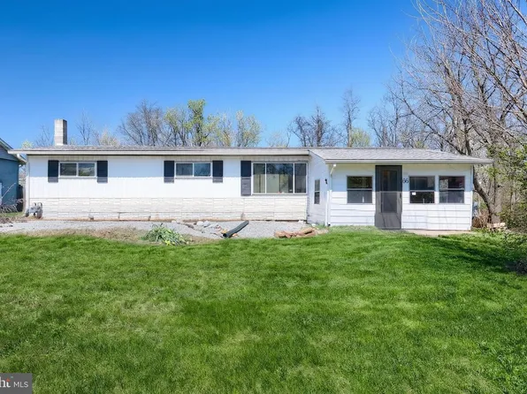 66 Little Ave, New Oxford, PA 17350