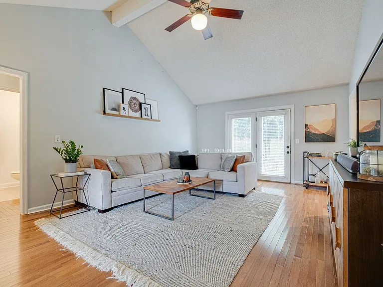 5148 Village Trce — Photo 8