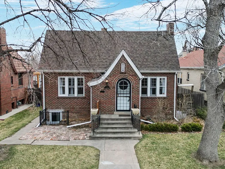 712 Harrison St — Photo 1