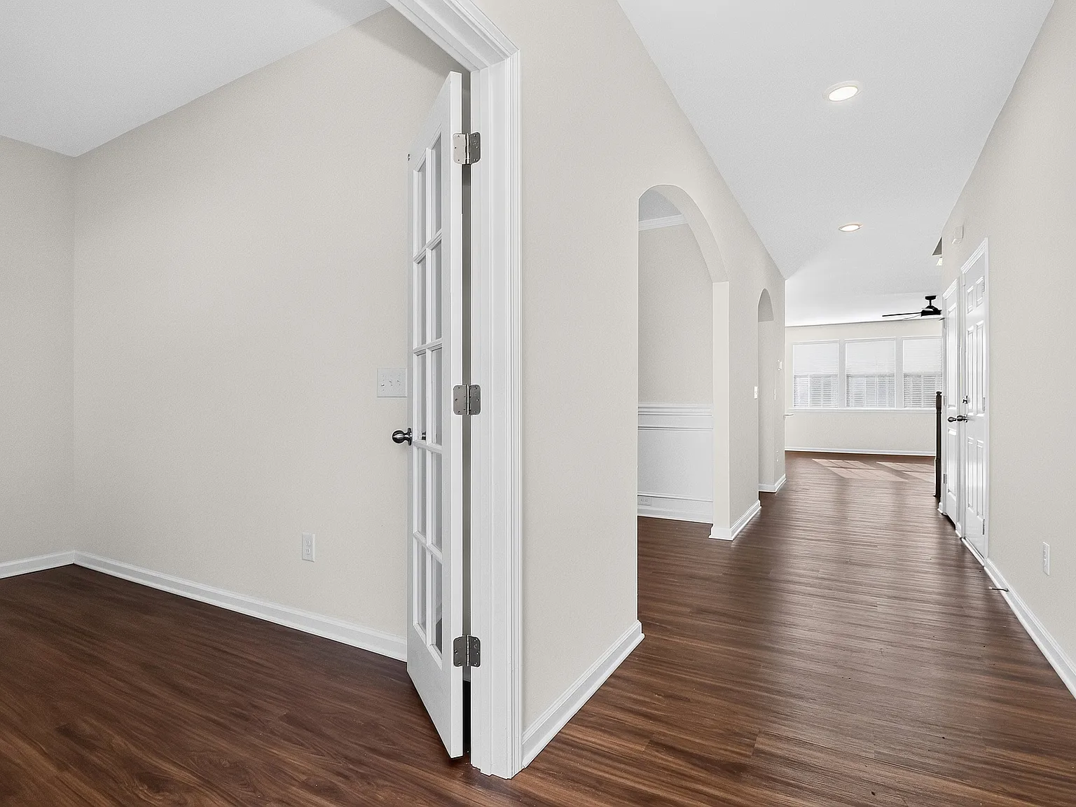 5 bed, 4.5 bath, 3269 sqft, $3,100 — Photo 3