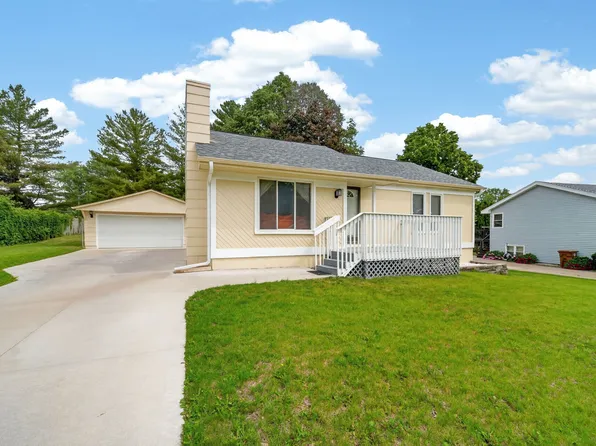 9701 Monroe Ct, Urbandale, IA 50322