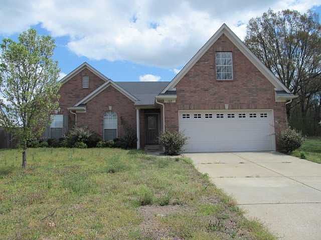 1st image of 102 Oakleigh Dr