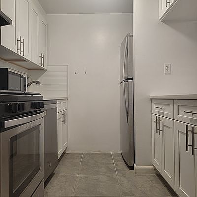 5th image of 93 Underhill Ave APT 1B