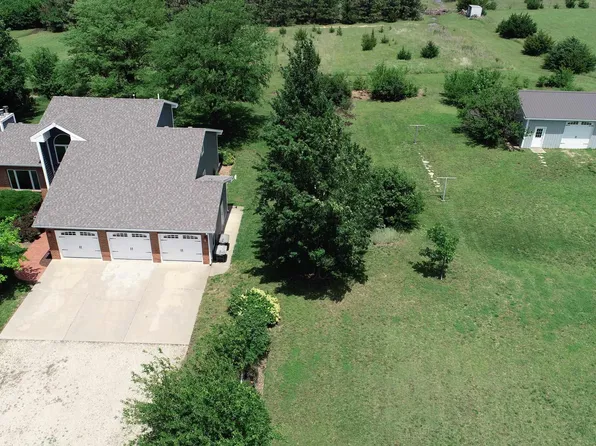 1713 Ottawa Rd, Salina, KS 67401