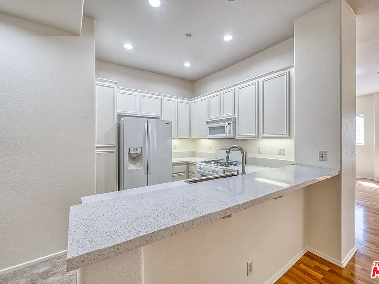 1133 Jewett Dr — Photo 10
