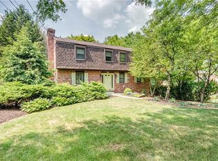 613 Magnus Ln, Coraopolis, PA 15108