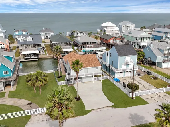 22110 Deaf P Smith Dr, Galveston, TX 77554