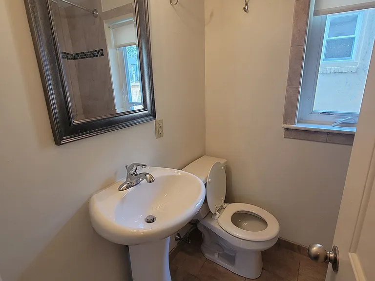 2134 Naudain St — Photo 11