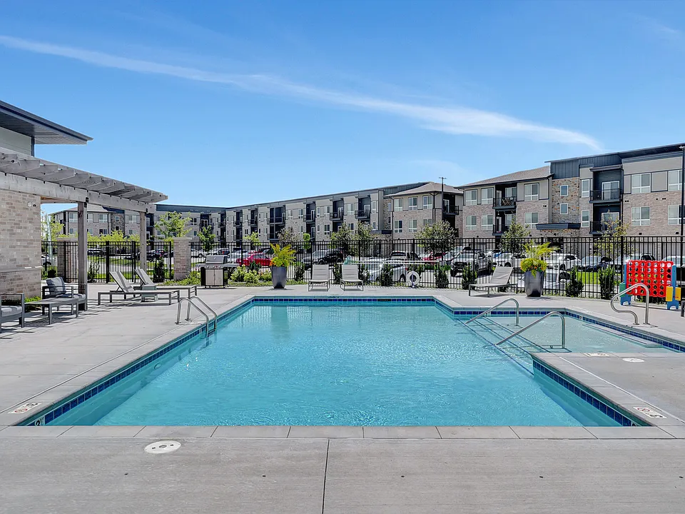 ivi Apartments