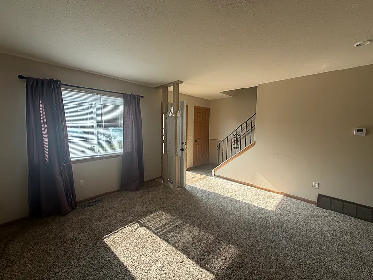 360 Lincoln St SW #E — Photo 11