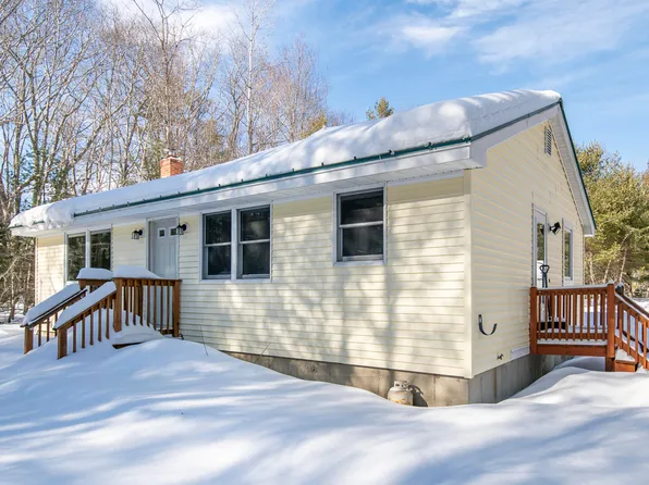 16 Gorham Road, Wiscasset, ME 04578