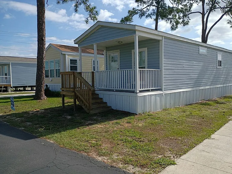 Sunshine MH & RV Resort — Photo 141