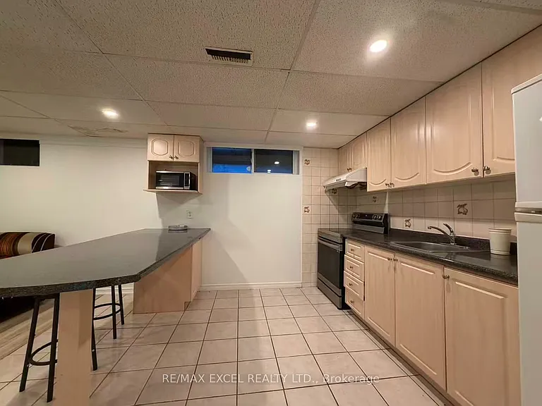 83 Marilake Dr #BASEMENT — Photo 18