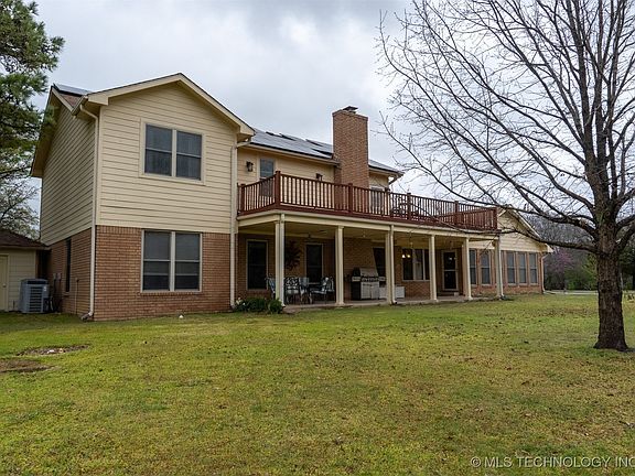 3rd image of 575 Majestic Hills Rd