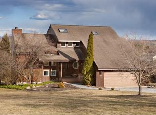 44 Oxford Rd, Pleasant Valley, NY 12569