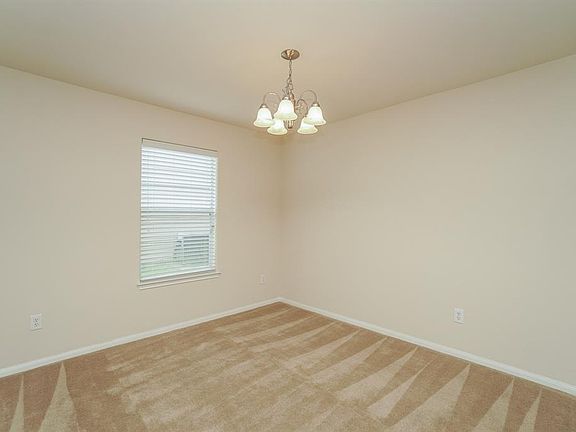 4th image of 1815 Skipwood Dr