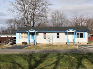 352 Hollan Dr, Austin, IN